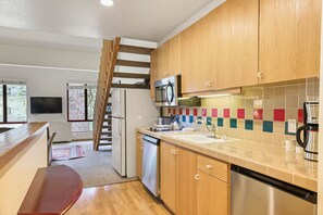 Fridge, microwave, stovetop, dishwasher