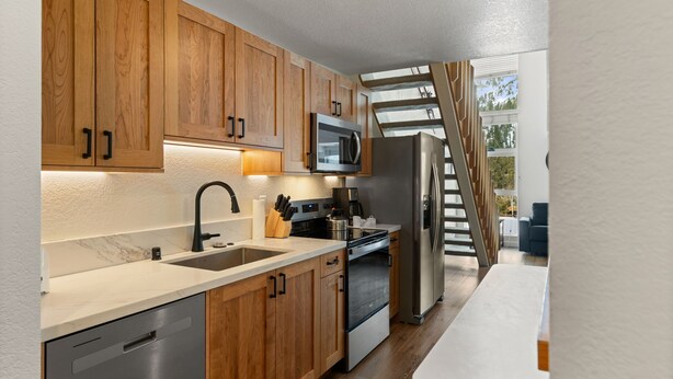 Private kitchen - 329 | Tahoe Loft Retreat - Hike In/Out + Sauna (Olympic Valley)