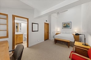 Fer et planche à repasser, Wi-Fi gratuit, draps fournis