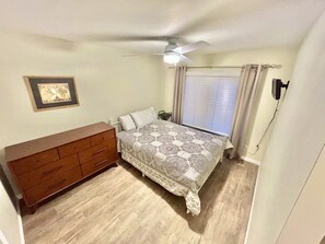 2 bedrooms, WiFi, bed sheets - Full kitchen - Fenced Yard - Steps from Monon trail - Downtown (Indianapolis)