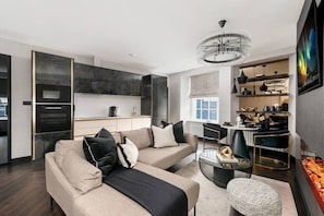 TV, fireplace