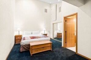 Bügeleisen/Bügelbrett, kostenloses WLAN, Bettwäsche