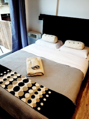 1 chambre, bureau, Wi-Fi gratuit, draps fournis