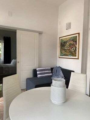Interior - Modern Apt in Taormina City Center + Free Parking (Taormina)