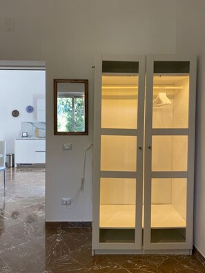 Interior - Modern Apt in Taormina City Center + Free Parking (Taormina)