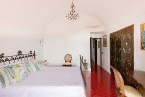 3 bedrooms, iron/ironing board, free WiFi, bed sheets - Villa Celeste by Elite Villas (Capri)