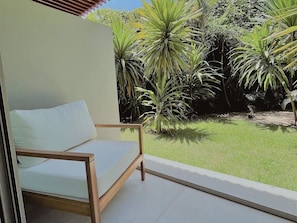 Basic Apartment | Terrace/patio