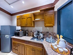 Geladeira, fogão, cooktop, cafeteira/chaleira