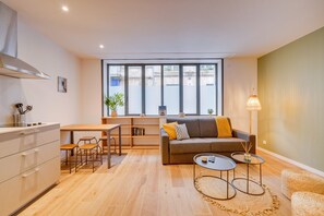 TV - Les Capucines - Bel appt en centre-ville (Bordeaux)