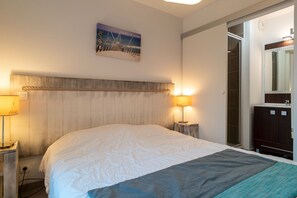 2 bedrooms, iron/ironing board, free WiFi