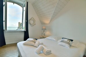 7 bedrooms, iron/ironing board, free WiFi, bed sheets
