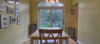 Frankfort Farmhouse - PickleBARn