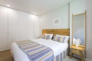 1 bedroom, in-room safe, desk, soundproofing - Amazing 1 Bedroom Apartment, 4 min Walk From Douro River & Beach in Foz Area (Porto)