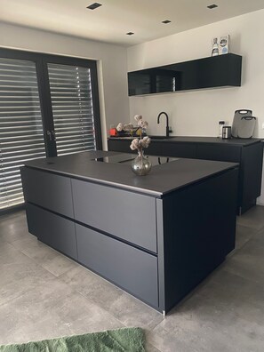 Microwave, oven, stovetop, dishwasher