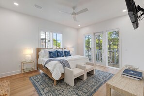 6 bedrooms, iron/ironing board, free WiFi, bed sheets - "Lakeside Love" Lakefront Private Pool Golf Cart Short Walk to the Beach (Santa Rosa Beach)