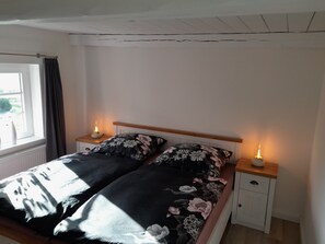 3 makuuhuonetta, ilmainen Wi-Fi, vuodevaatteet