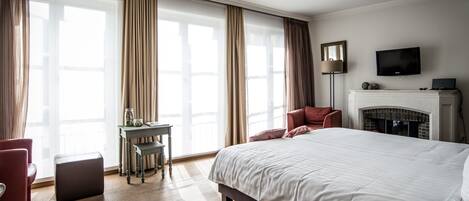 In-room safe, soundproofing, free WiFi