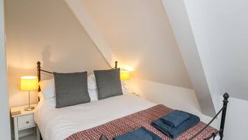 5 bedrooms, individually decorated, individually furnished, free WiFi