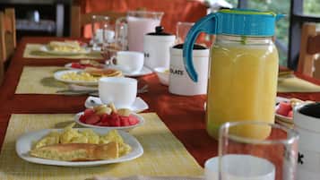Free daily continental breakfast