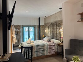 Deluxe Estudio 8 | Premium-sengetøj, dundyner, Select Comfort-senge, lydisolering