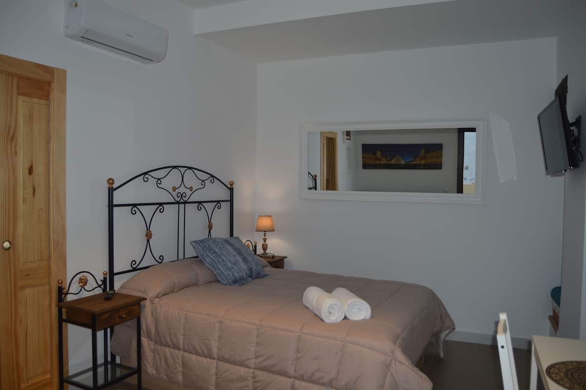 Superior Studio | 1 bedroom, premium bedding, down comforters, Select Comfort beds