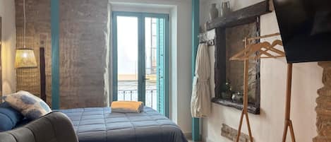 Estudio estándar 4 | Ylelliset vuodevaatteet, untuvapeitot