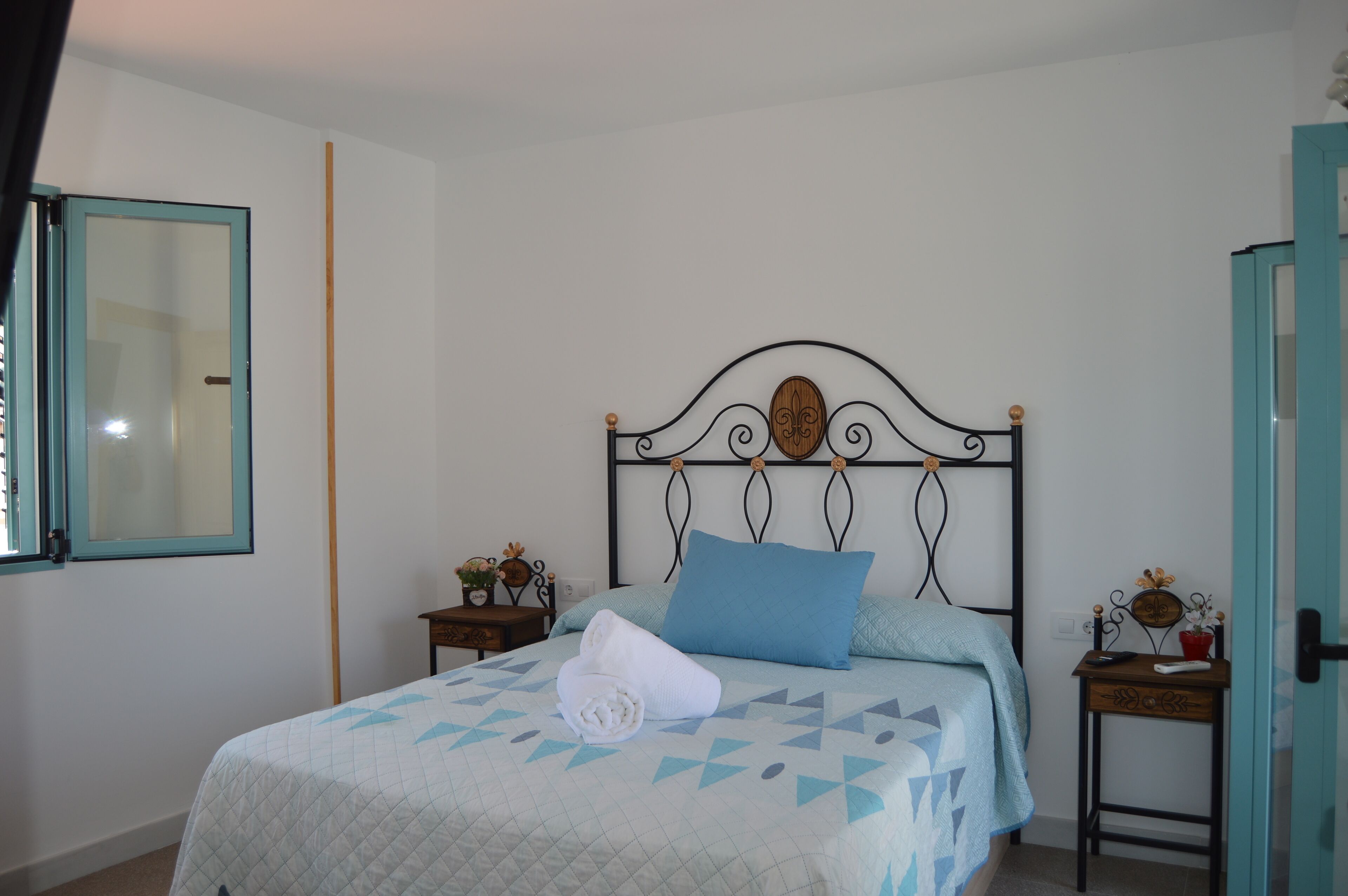 Deluxe Penthouse | Premium bedding, down comforters, Select Comfort beds, soundproofing