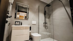 Standard Room | Bathroom