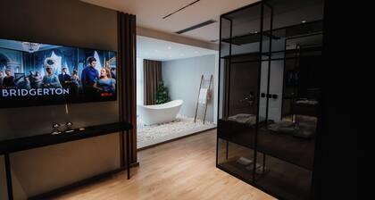 BAZ'HUR Boutique Hotel