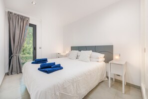 3 bedrooms, iron/ironing board, free WiFi, bed sheets