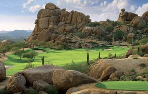 Golf - 3-bedroom 5-Star Resort in Grayhawk, North Scottsdale w pool & mountain views (Scottsdale)