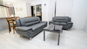 Luxury Apartment | Living area - Penthouses in Slough (Slough)