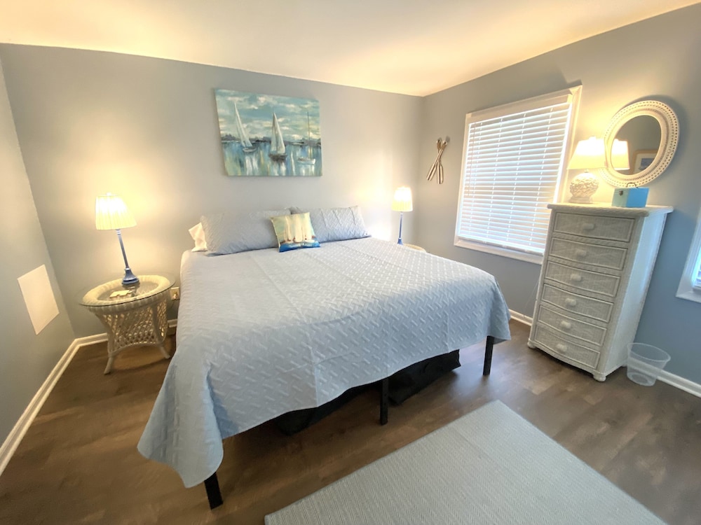 Smooth Sailing on Beautiful Lake Waccamaw in NC. Lake Waccamaw Vrbo