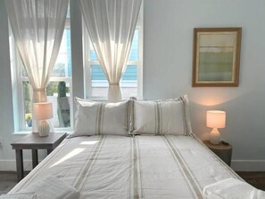 3 bedrooms, travel crib, WiFi, bed sheets