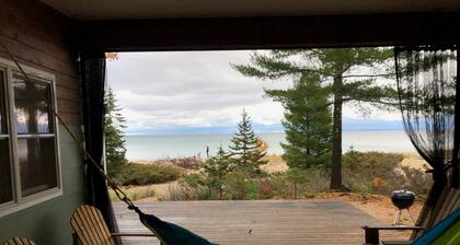 Autumn Sky - The Modern & Relaxing Beach Cottage