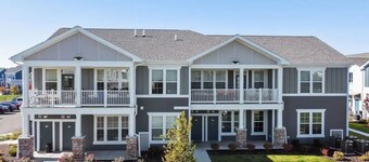 Buckingham Nest B
