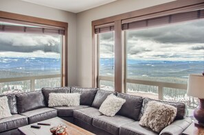 公寓式客房 | 起居区 | 平板电视、壁炉