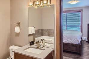 Kondominium | Kamar mandi | Pengering rambut dan handuk