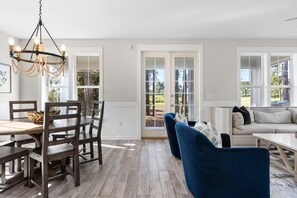 Huis, Meerdere bedden (1289 Laurel Grove ) | Dineren