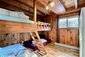 3 bedrooms, WiFi, bed sheets