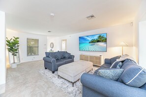 Smart TV, books, stereo - Beachside Bliss in The Moorings | 3BR Naples Stay (Naples)