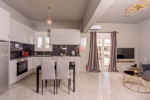 Private kitchen - Ottimo Apartment (Iraklio)