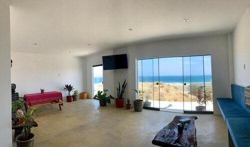 Deluxe Double Room with Balcony and Sea View 2