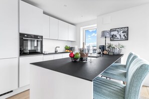 Kühlschrank, Ofen, Herdplatte, Geschirrspüler