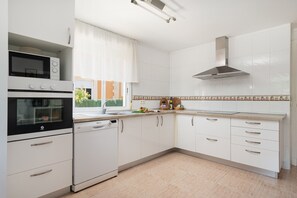 Fridge, microwave, oven, dishwasher