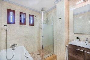 Shower, towels