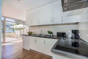 Fridge, microwave, oven, dishwasher - Sunset Villa Isleta (Alcúdia)