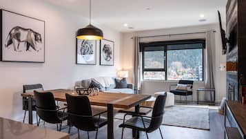 Condo | In-room dining