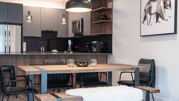 Kondominium | Makan di kamar