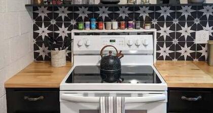 Vintage Ships Inn Duplex